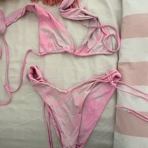 Sofia Richie X Frankie’s bikinis pink bikini